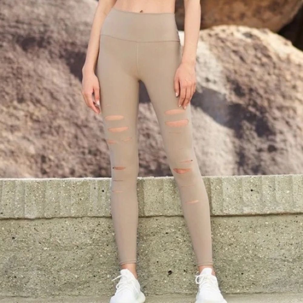 Alo Yoga Women’s Warrior Ripped Legging Tan High Waisted Ankle Size M